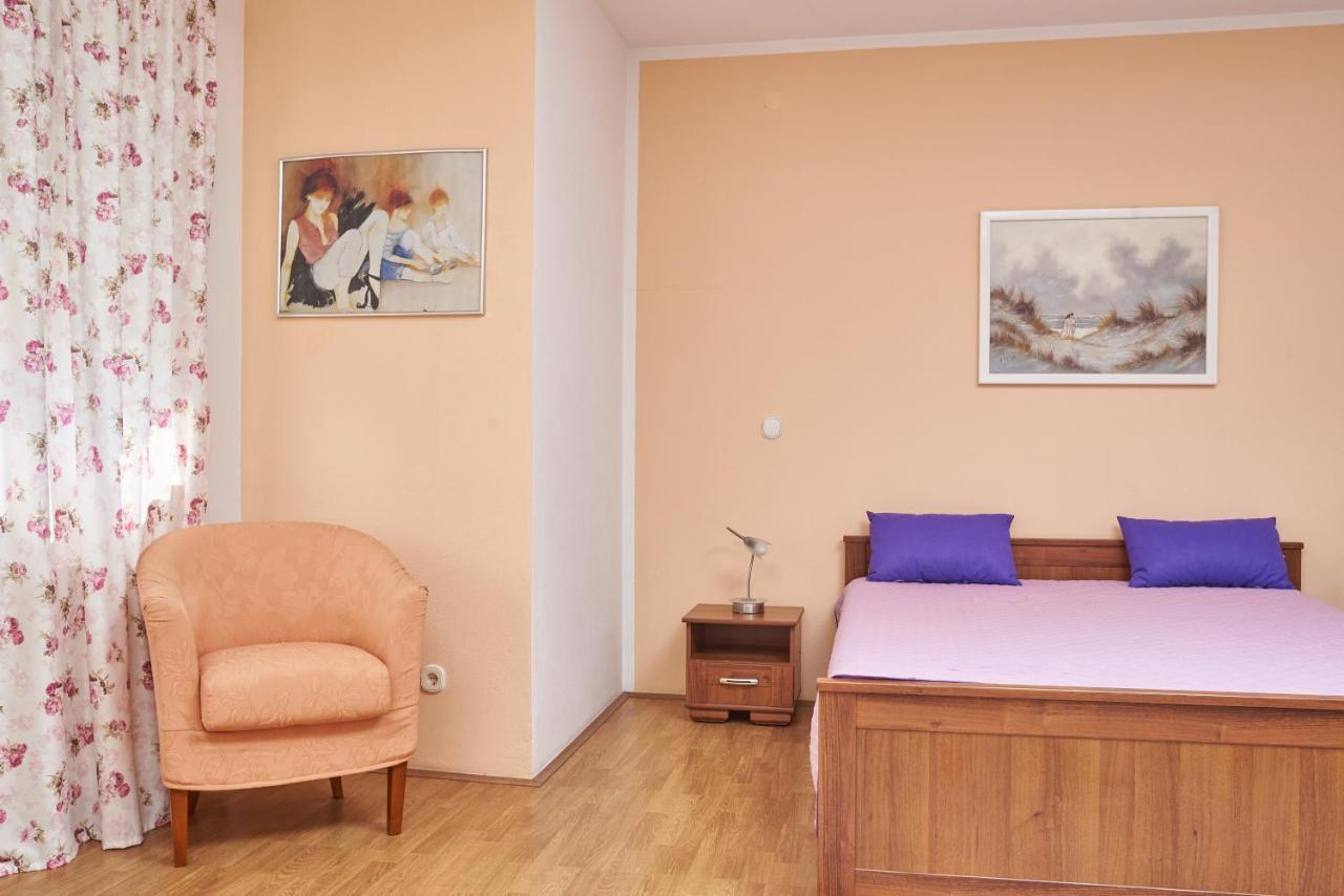 Apartments Lovric With Sea View Kaštela Kültér fotó