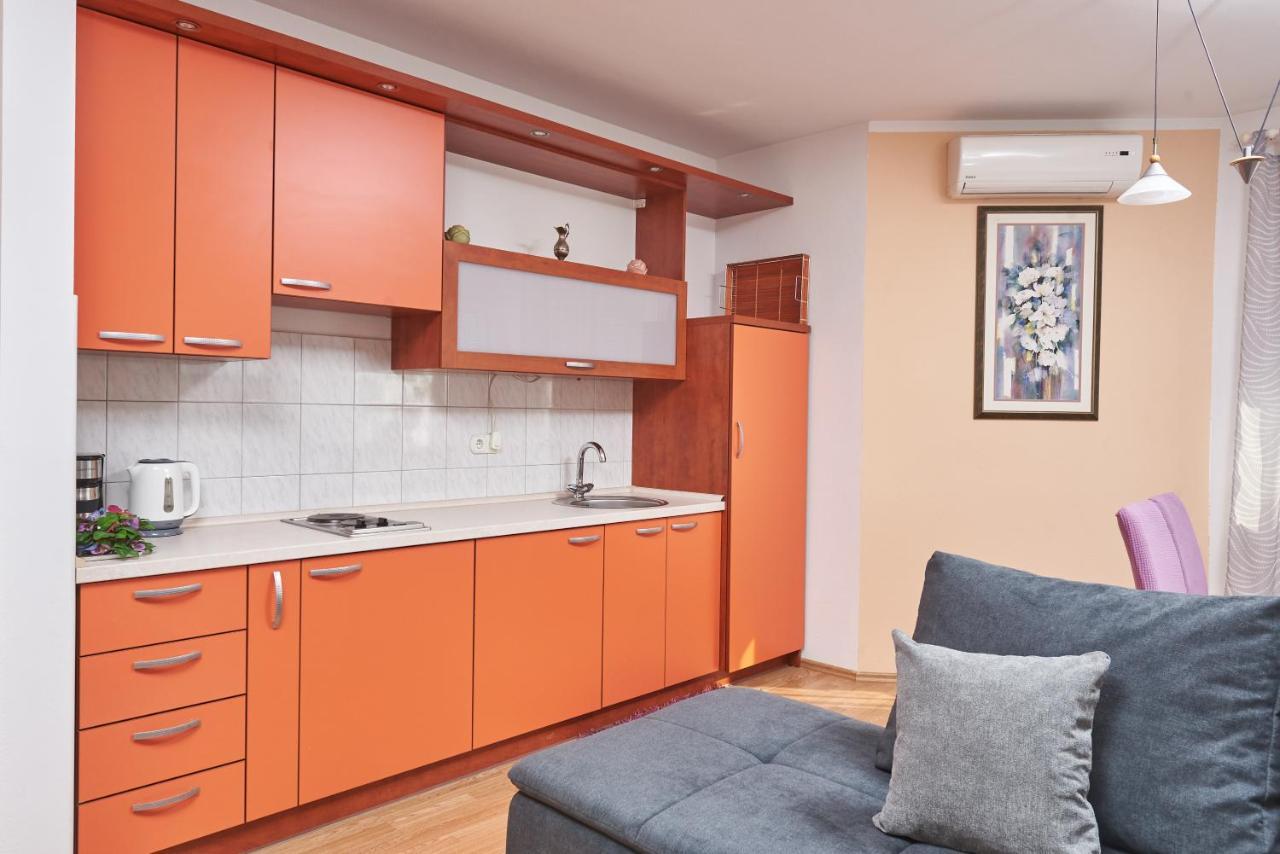 Apartments Lovric With Sea View Kaštela Kültér fotó