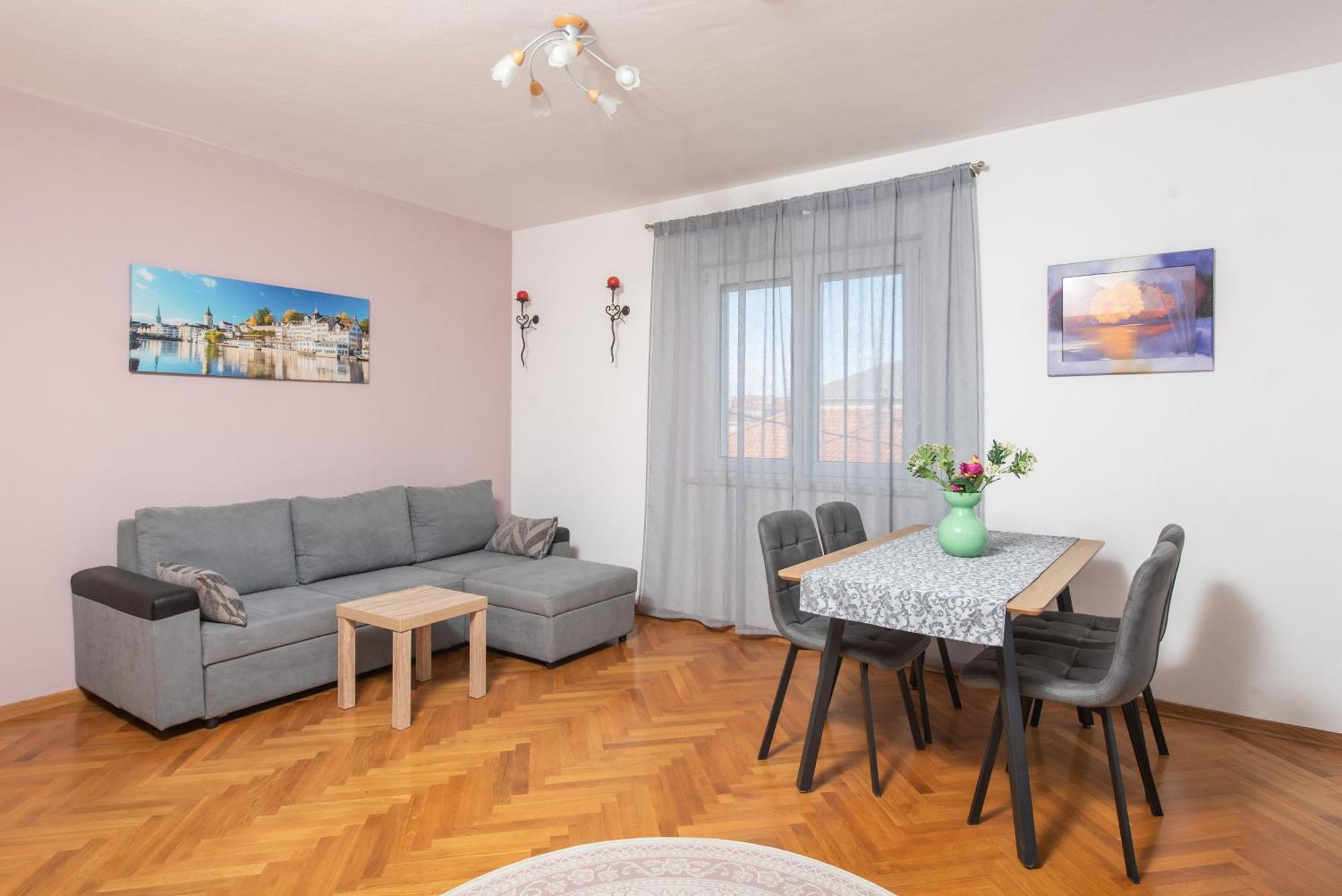 Apartments Lovric With Sea View Kaštela Kültér fotó
