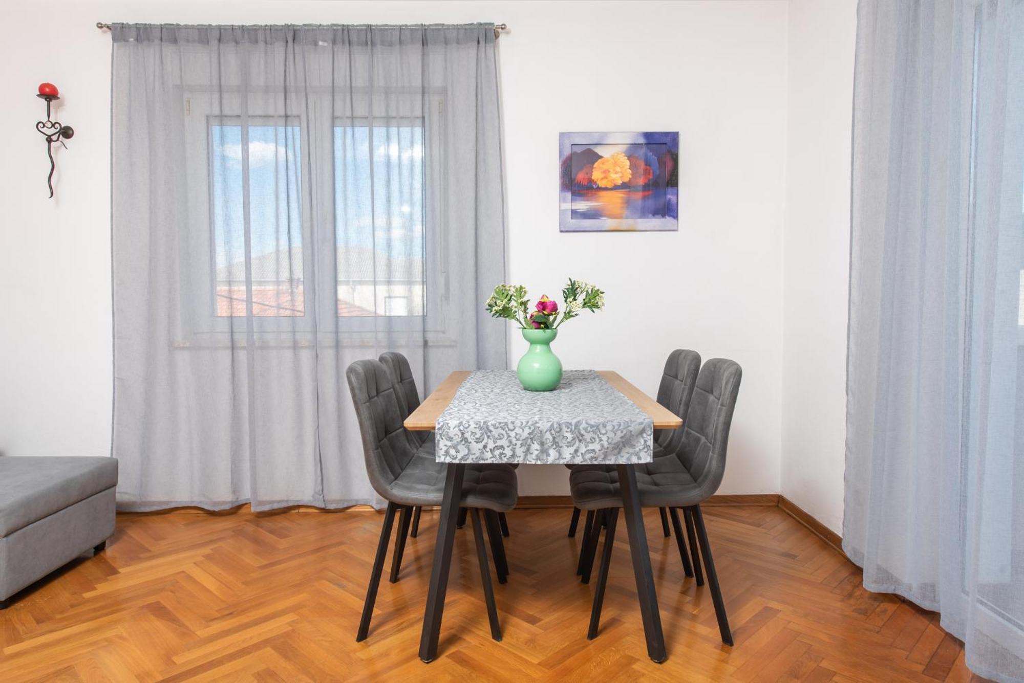 Apartments Lovric With Sea View Kaštela Kültér fotó
